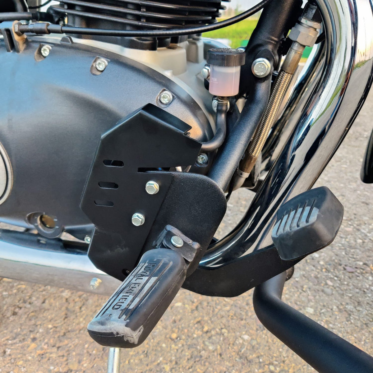 Super Meteor 650 Brake Cylinder Guard