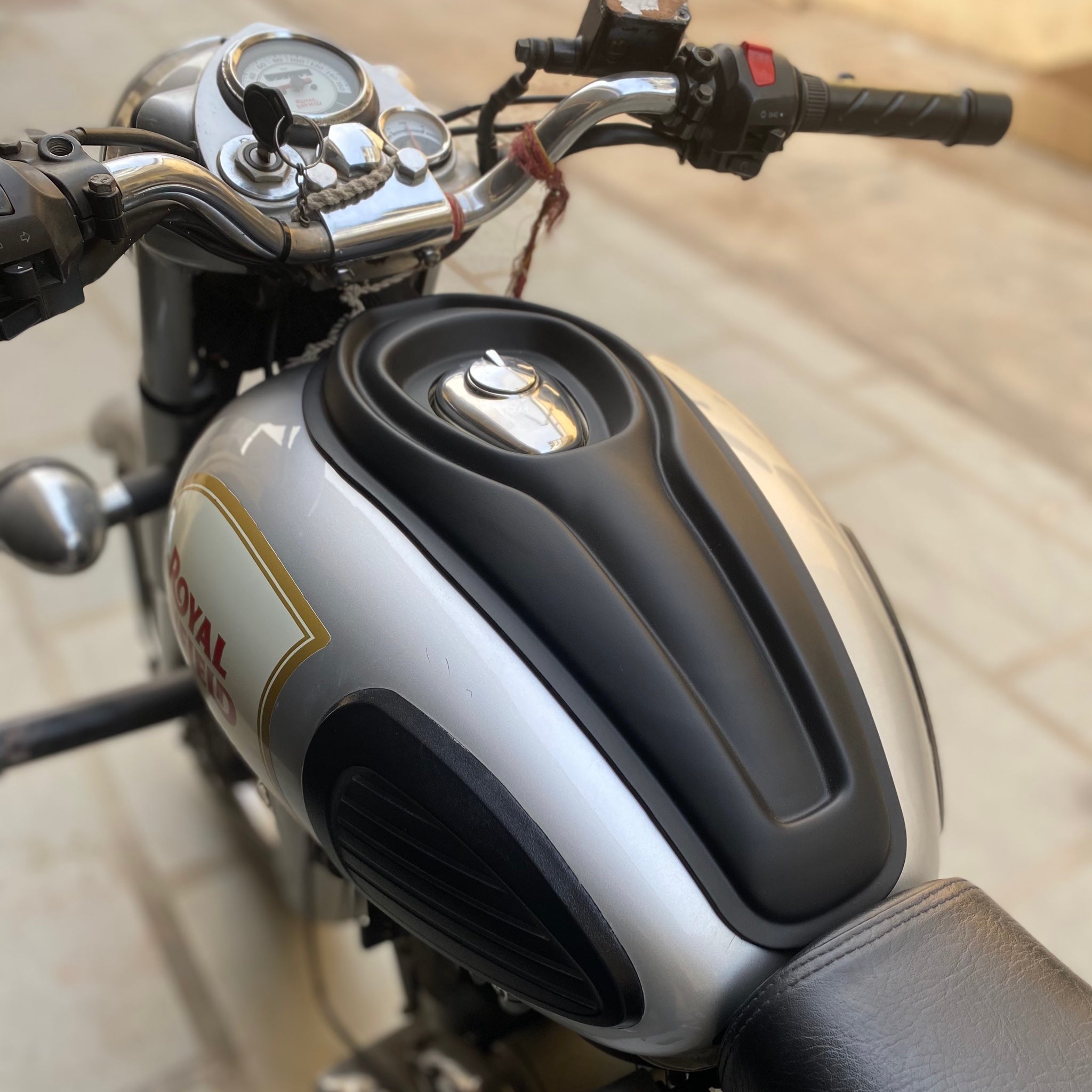 Royal Enfield Classic Tank Protection | Best Tank Pad Cover | Tank Scratch Protection | Modified Looks | Fits RE Classic 350 | Bullet Classic 500 | Saiga Parts Modification Accessories |